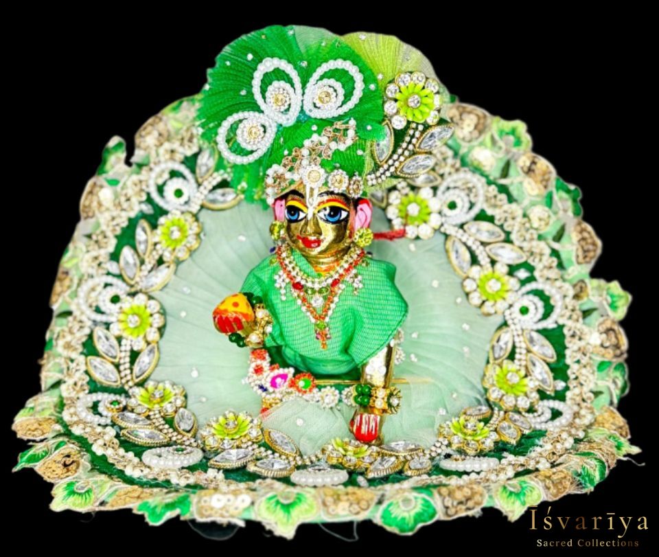 Richly detailed green & orange outfit - Nehman